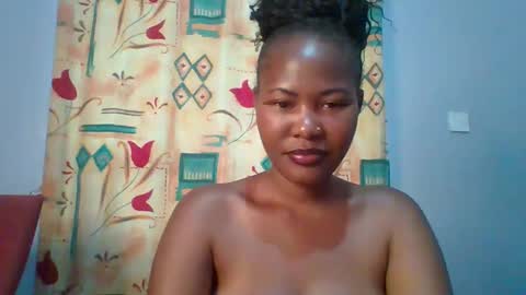 Snapshot of lovelyy_dreams chatting on March 2026 04:40:01 AM Hanna online show from March 2026 04:40:01 AM