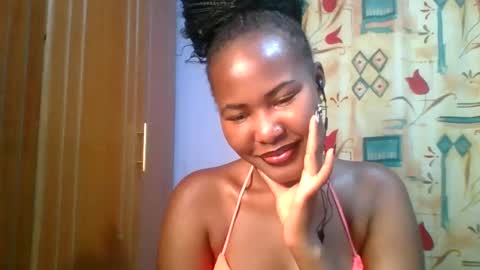 Snapshot of lovelyy_dreams chatting on March 2026 02:08:02 AM Hanna online show from March 2026 02:08:02 AM