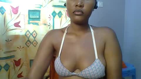 Snapshot of lovelyy_dreams chatting on March 2026 07:11:02 AM Hanna online show from March 2026 07:11:02 AM