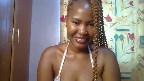 Snapshot of lovelyy_dreams chatting on March 2026 06:30:01 AM Hanna online show from March 2026 06:30:01 AM