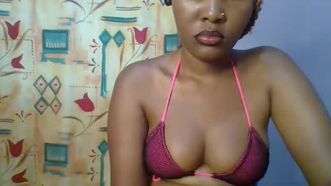 Snapshot of lovelyy_dreams chatting on April 2026 04:32:01 AM Hanna online show from April 2026 04:32:01 AM