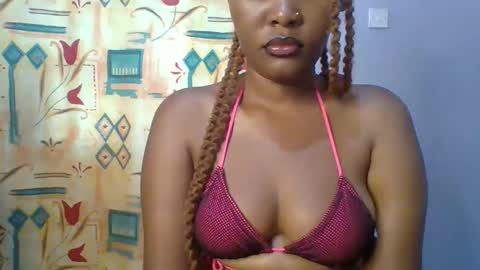 Snapshot of lovelyy_dreams chatting on April 2026 04:46:01 AM Hanna online show from April 2026 04:46:01 AM