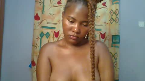 Snapshot of lovelyy_dreams chatting on April 2026 06:15:01 PM Hanna online show from April 2026 06:15:01 PM