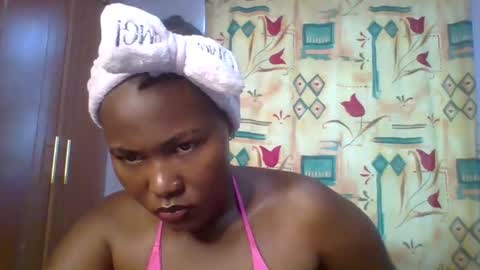 Snapshot of lovelyy_dreams chatting on April 2026 05:41:02 AM Hanna online show from April 2026 05:41:02 AM