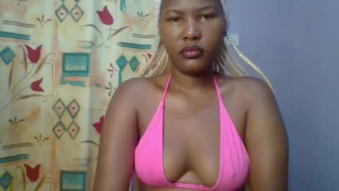 Snapshot of lovelyy_dreams chatting on April 2026 04:15:02 AM Hanna online show from April 2026 04:15:02 AM