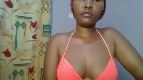 Snapshot of lovelyy_dreams chatting on April 2026 07:22:02 PM Hanna online show from April 2026 07:22:02 PM