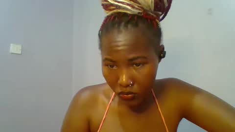 Snapshot of lovelyy_dreams chatting on May 2026 05:13:01 AM Hanna online show from May 2026 05:13:01 AM