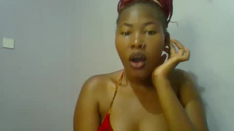 Snapshot of lovelyy_dreams chatting on May 2026 03:01:01 AM Hanna online show from May 2026 03:01:01 AM