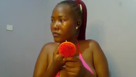 Snapshot of lovelyy_dreams chatting on May 2026 05:54:02 PM Hanna online show from May 2026 05:54:02 PM