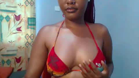 Snapshot of lovelyy_dreams chatting on May 2026 05:59:01 AM Hanna online show from May 2026 05:59:01 AM