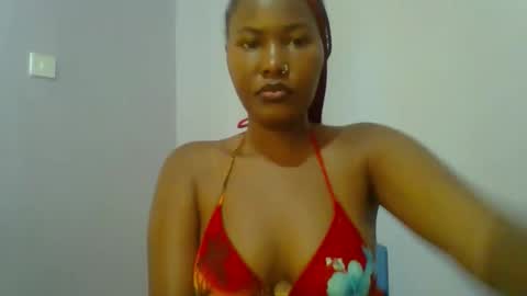 Snapshot of lovelyy_dreams chatting on May 2026 07:15:02 AM Hanna online show from May 2026 07:15:02 AM