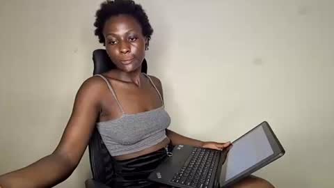 Snapshot of lovergirl2003 chatting on January 2025 05:02:02 PM Kate online show from January 2025 05:02:02 PM