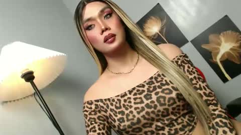 lovers moon22 online show from December 2025 12:10:01 PM