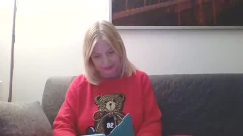 Marlyn online show from December 2024 07:38:02 PM