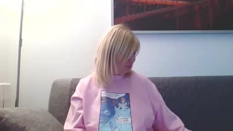 Marlyn online show from January 2025 04:16:02 PM