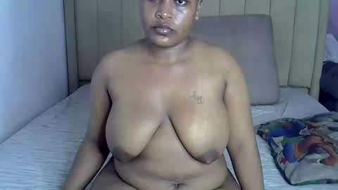 Snapshot of loveydivah chatting on March 2026 06:17:01 AM loveydivah online show from March 2026 06:17:01 AM