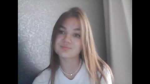 Snapshot of loviesimone chatting on September 2025 10:50:01 AM loviesimone online show from September 2025 10:50:01 AM