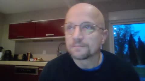 Snapshot of lrda49 chatting on December 2025 07:17:01 AM Espigle online show from December 2025 07:17:01 AM