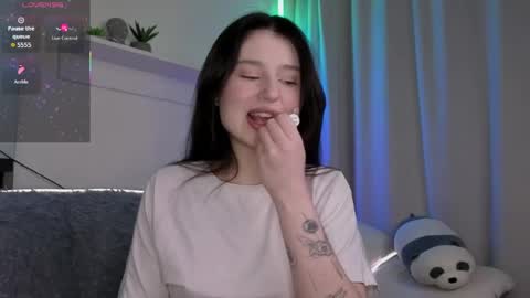 Lua online show from April 2026 08:23:01 PM