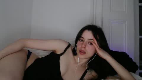 luana online show from April 2026 09:31:01 PM