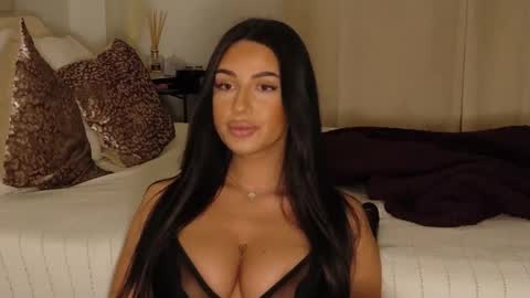 Luana Dess online show from April 2026 12:11:02 AM