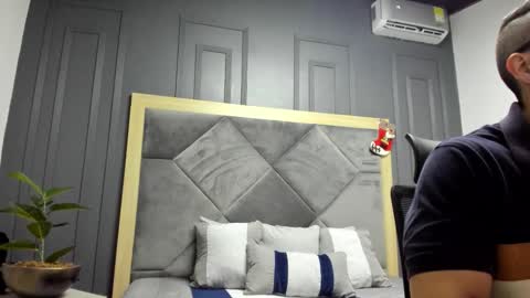 luca_morettii online show from January 2026 12:18:01 PM