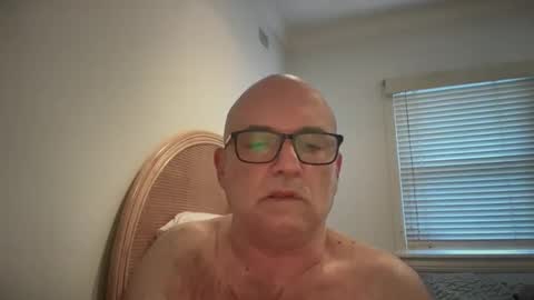 lucas10004 online show from December 2024 09:38:01 PM