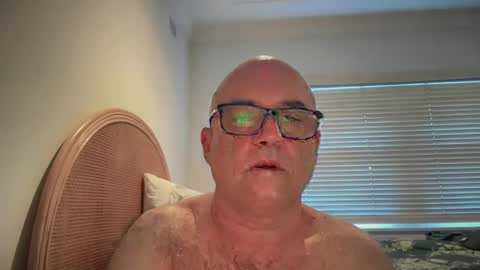 lucas10004 online show from March 2025 08:41:02 PM