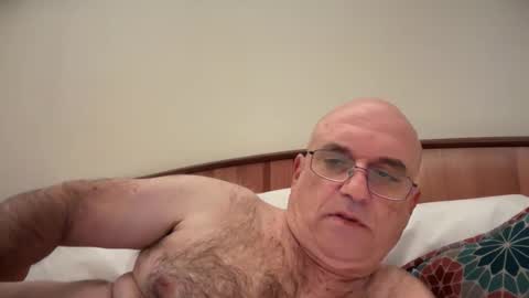 lucas10004 online show from September 2025 11:12:02 AM