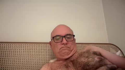 lucas10004 online show from October 2025 12:05:02 PM