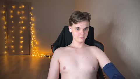 Snapshot of lucas_dany chatting on January 2025 04:27:01 AM Lucas Gill online show from January 2025 04:27:01 AM