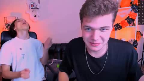 lucas_long_ online show from November 2025 07:48:02 PM