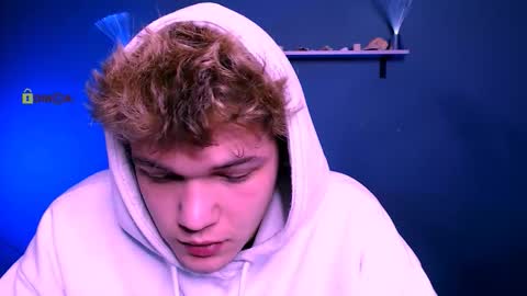 lucas_long_ online show from December 2025 09:58:02 AM