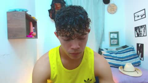 Lucas Luxx online show from September 2025 01:00:02 PM