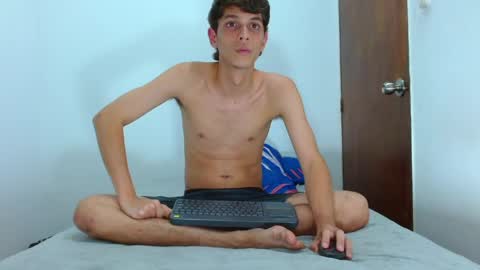 LUCHO HOT  online show from May 2026 11:35:01 PM