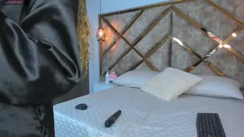Snapshot of lucia_janne chatting on May 2026 09:33:01 PM Lucla online show from May 2026 09:33:01 PM