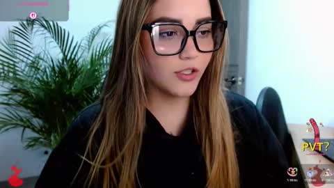 lucia star  online show from March 2026 11:32:01 PM