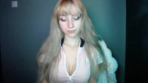 Lucy online show from November 2025 08:19:01 PM