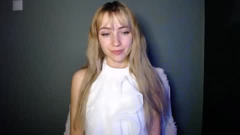 Lucy online show from December 2025 07:55:01 PM