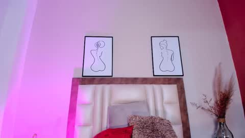 Snapshot of luciaferrero chatting on February 2025 12:30:01 AM LuciaFerrero online show from February 2025 12:30:01 AM