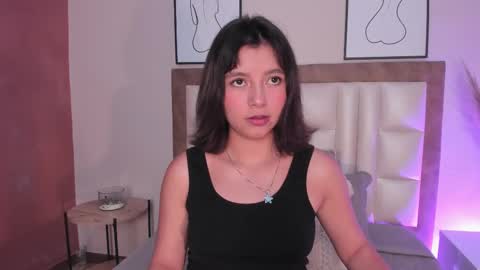 Snapshot of luciaferrero chatting on October 2025 12:52:01 AM LuciaFerrero online show from October 2025 12:52:01 AM