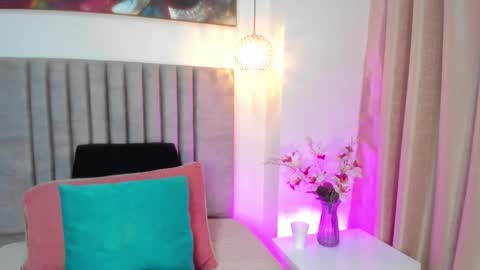 Snapshot of luciaferrero chatting on October 2025 07:02:01 PM LuciaFerrero online show from October 2025 07:02:01 PM