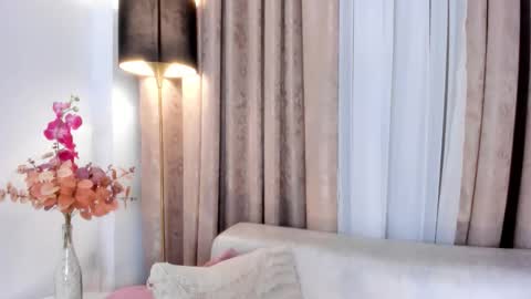 Snapshot of luciaferrero chatting on October 2025 02:11:02 AM LuciaFerrero online show from October 2025 02:11:02 AM