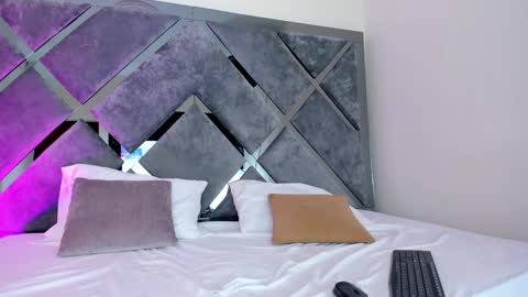 Lucia Gray online show from September 2025 10:25:01 PM