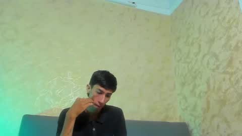 Snapshot of lucian_davii chatting on November 2025 12:34:01 PM Pirulo online show from November 2025 12:34:01 PM