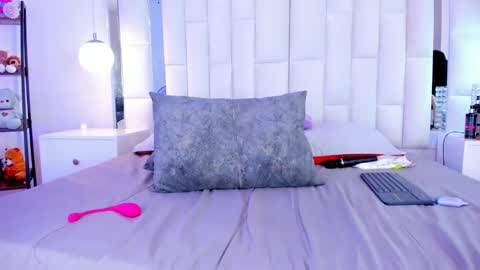 Lisseth  online show from February 2025 04:28:02 AM