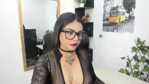 Snapshot of luciana_rosss chatting on October 2025 02:57:02 AM Luciana Rodriguez online show from October 2025 02:57:02 AM