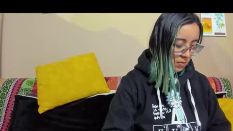 Dani 3 online show from October 2025 11:04:01 PM