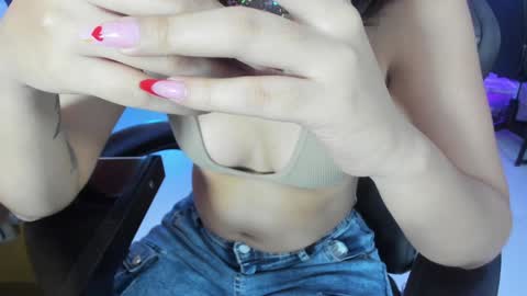    online show from February 2025 04:03:01 AM