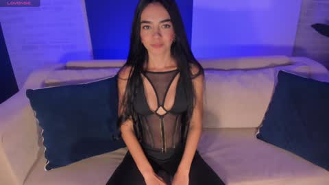 Snapshot of lucianamiller_ chatting on January 2025 01:27:01 AM Luciana Miller online show from January 2025 01:27:01 AM